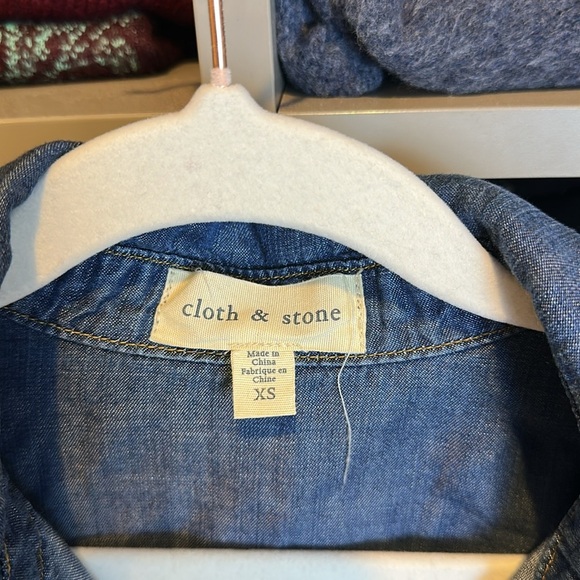 Cloth & Stone blue chambray button down raw curved hem long sleeve dress size XS - Picture 2 of 3